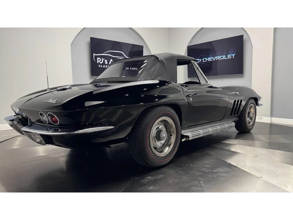 1965 Chevrolet Corvette C2 - Image 23 of 31