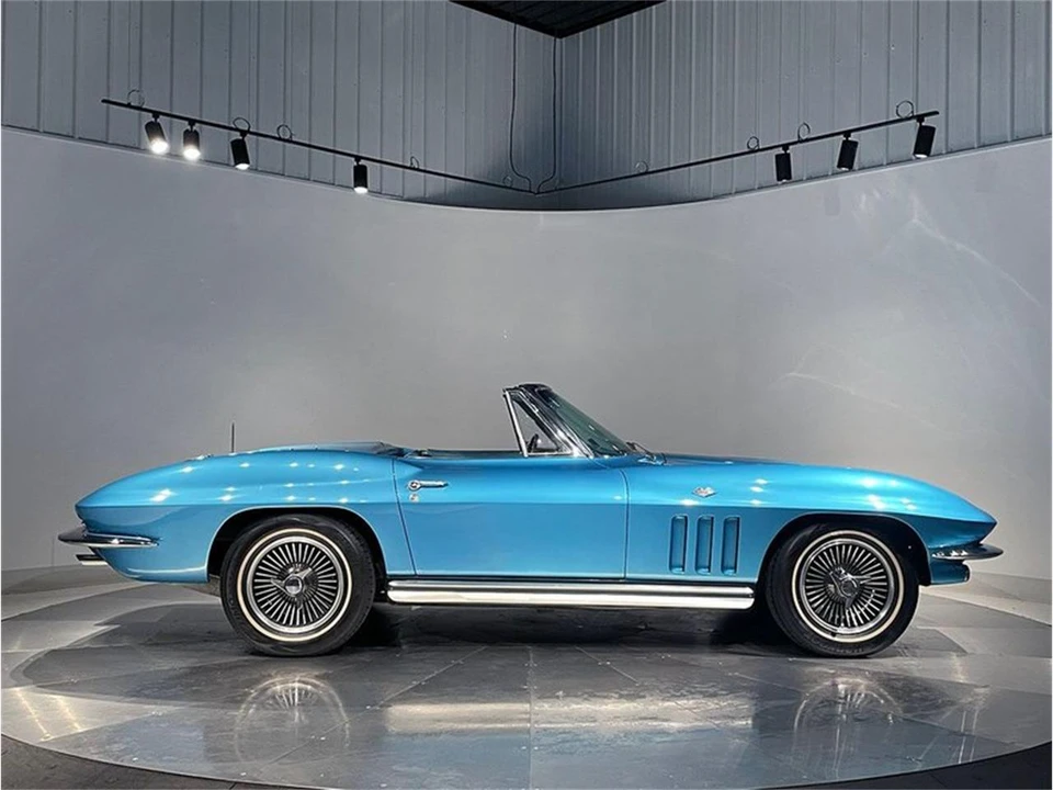 1965 Chevrolet Corvette C2 - Image 4 of 31