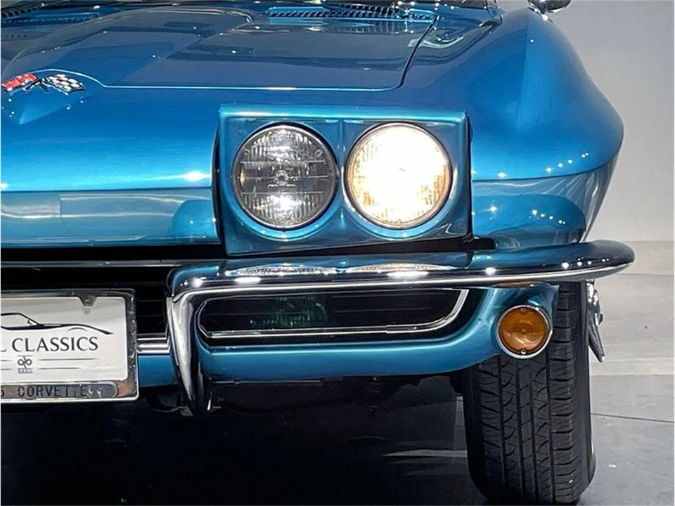 1965 Chevrolet Corvette C2 - Image 25 of 31