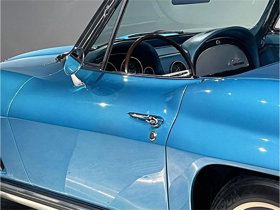 1965 Chevrolet Corvette C2 - Image 17 of 31