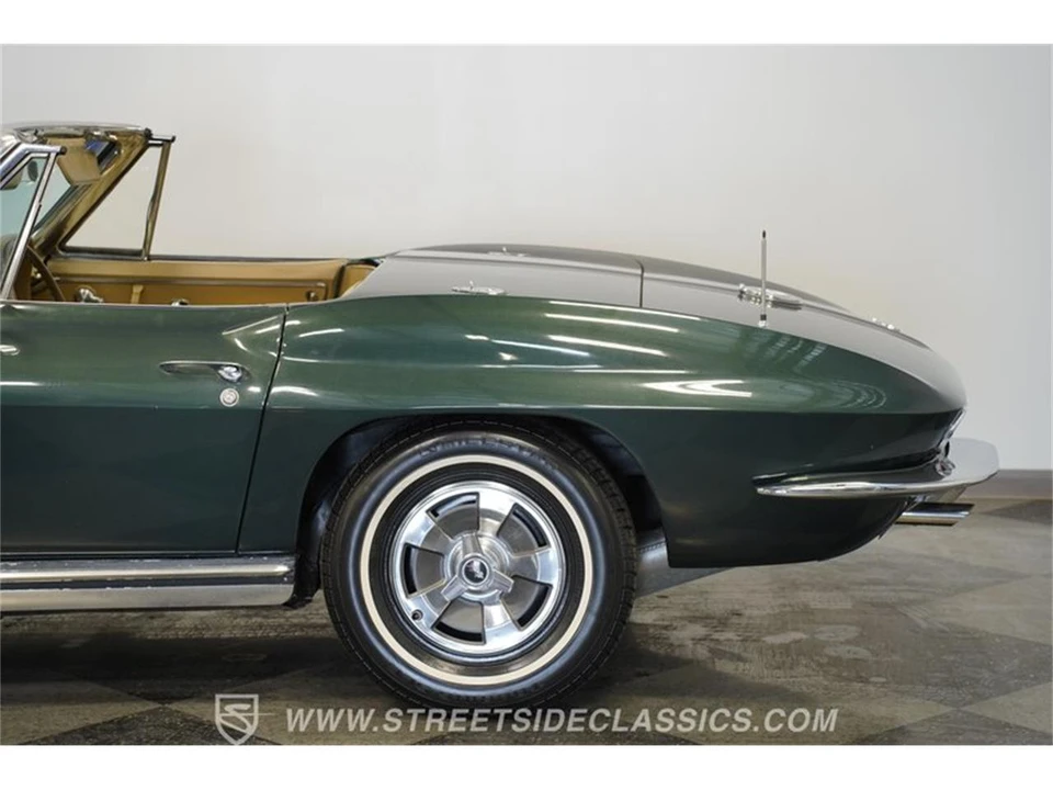 1965 Chevrolet Corvette C2 - Image 23 of 31