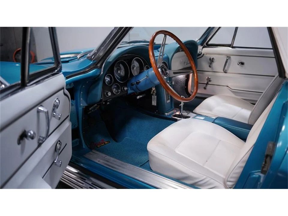 1965 Chevrolet Corvette C2 - Image 4 of 31
