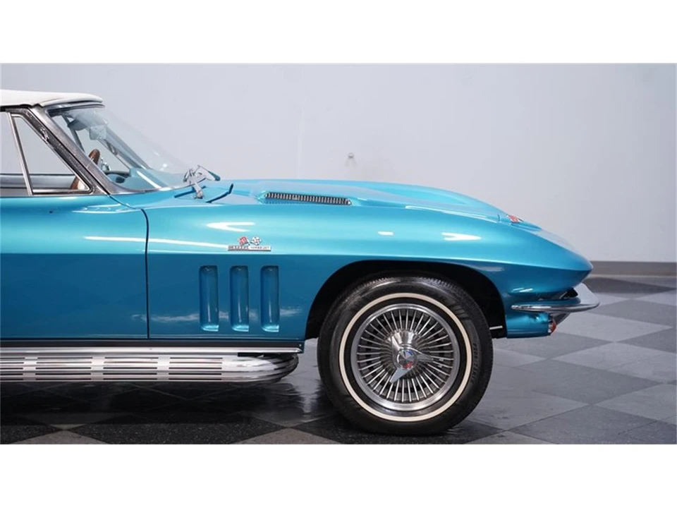 1965 Chevrolet Corvette C2 - Image 25 of 31