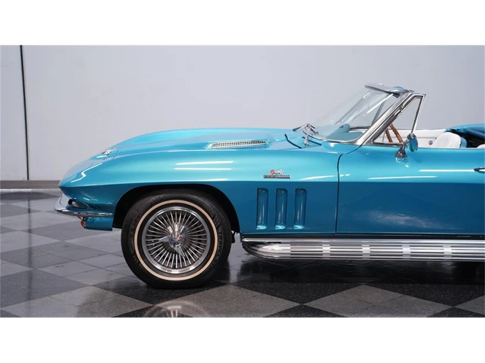 1965 Chevrolet Corvette C2 - Image 20 of 31