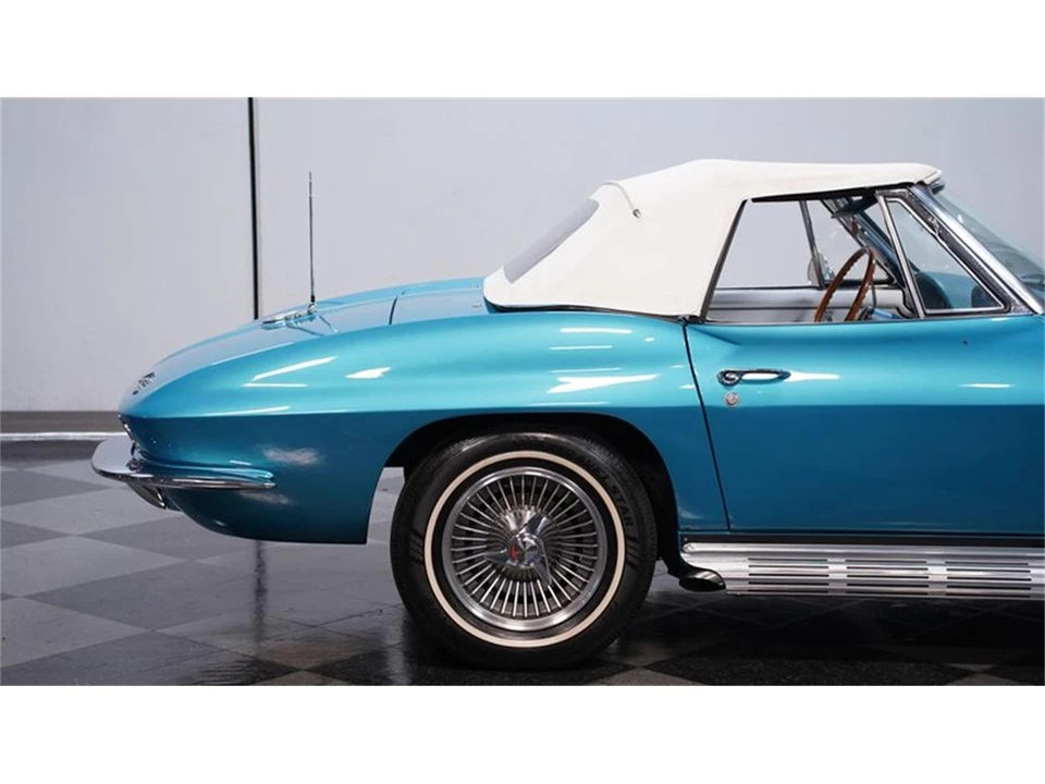 1965 Chevrolet Corvette C2 - Image 24 of 31
