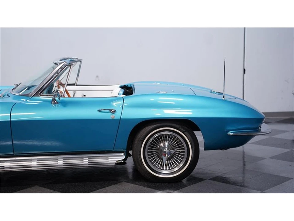 1965 Chevrolet Corvette C2 - Image 21 of 31