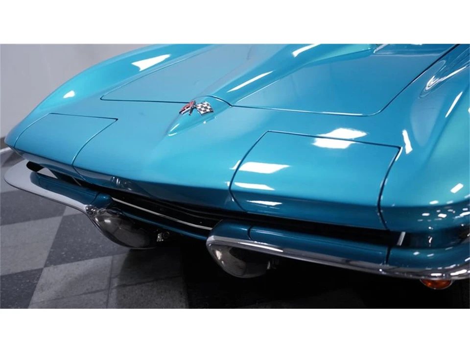 1965 Chevrolet Corvette C2 - Image 18 of 31
