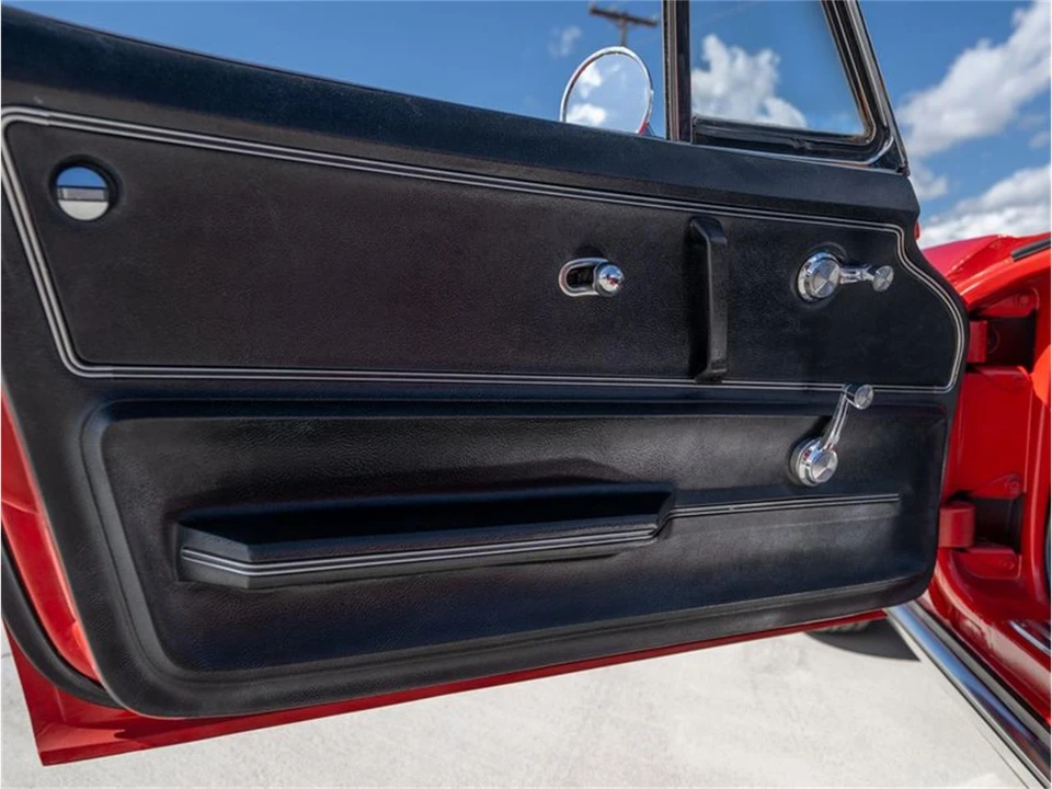 1965 Chevrolet Corvette C2 - Image 16 of 31
