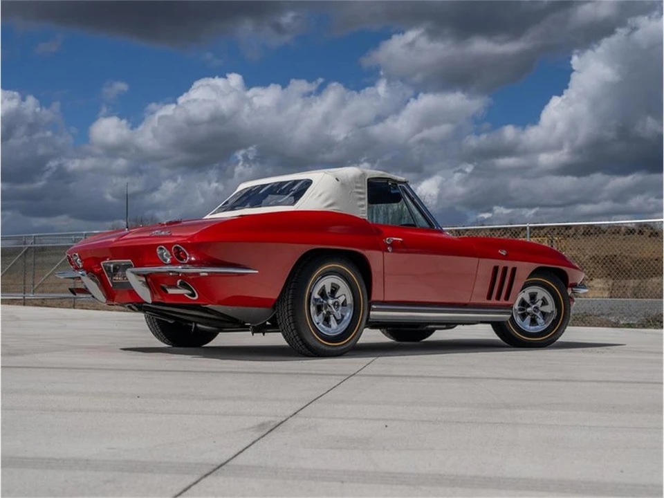 1965 Chevrolet Corvette C2 - Image 11 of 31