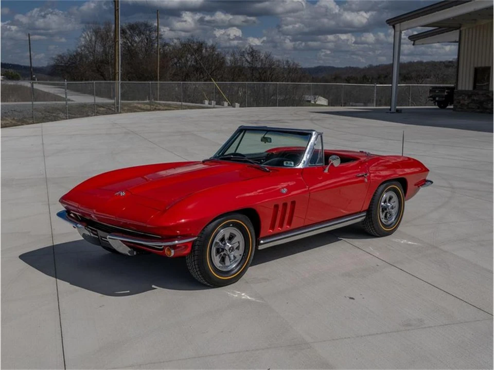 1965 Chevrolet Corvette C2 - Image 2 of 31