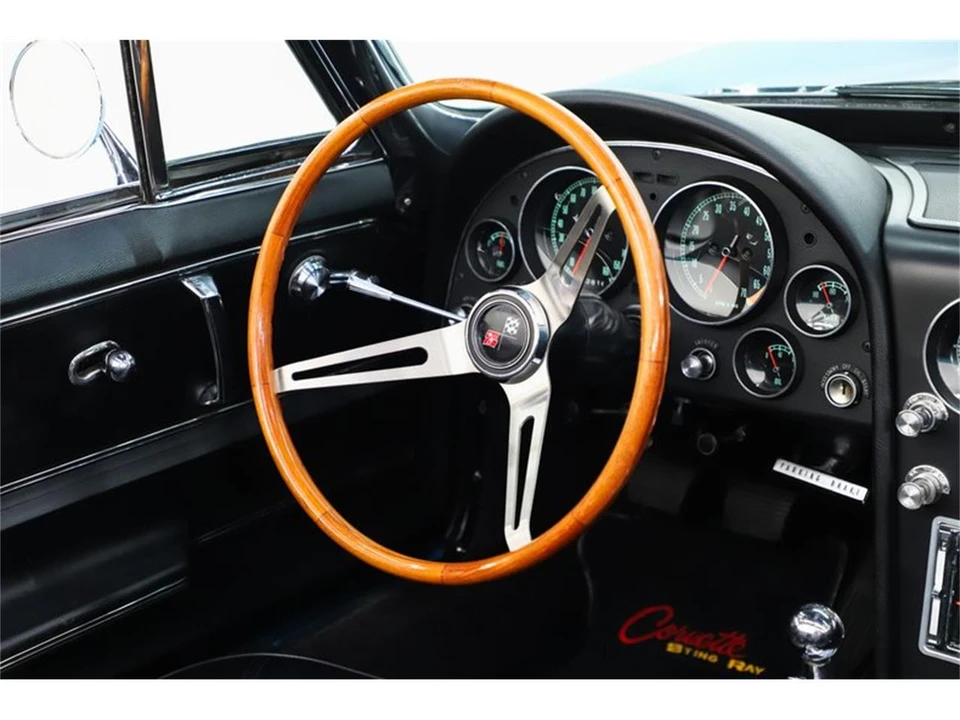1965 Chevrolet Corvette C2 - Image 23 of 31