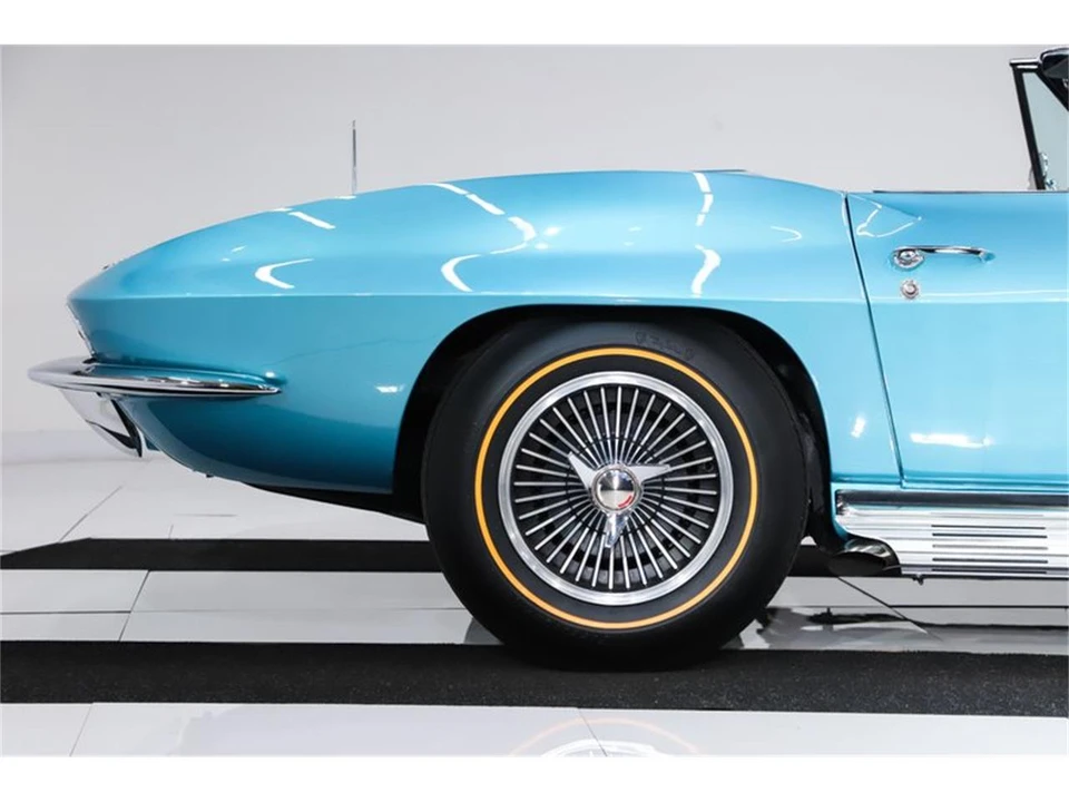 1965 Chevrolet Corvette C2 - Image 18 of 31