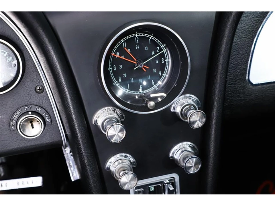 1965 Chevrolet Corvette C2 - Image 24 of 31