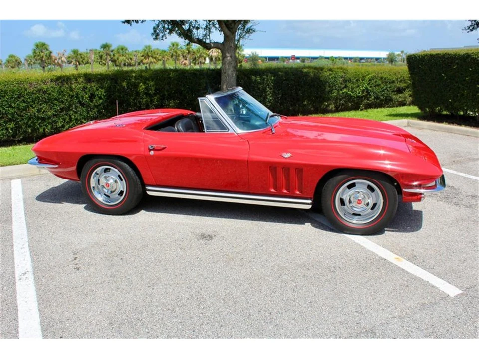 1965 Chevrolet Corvette C2 - Image 19 of 31