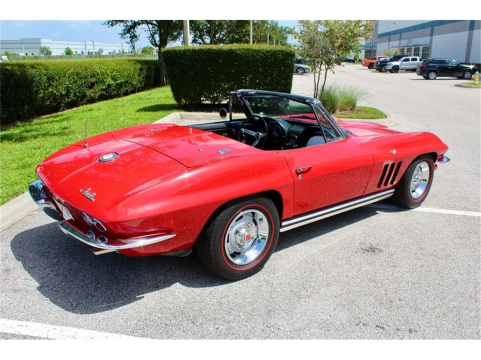 1965 Chevrolet Corvette C2 - Image 16 of 31