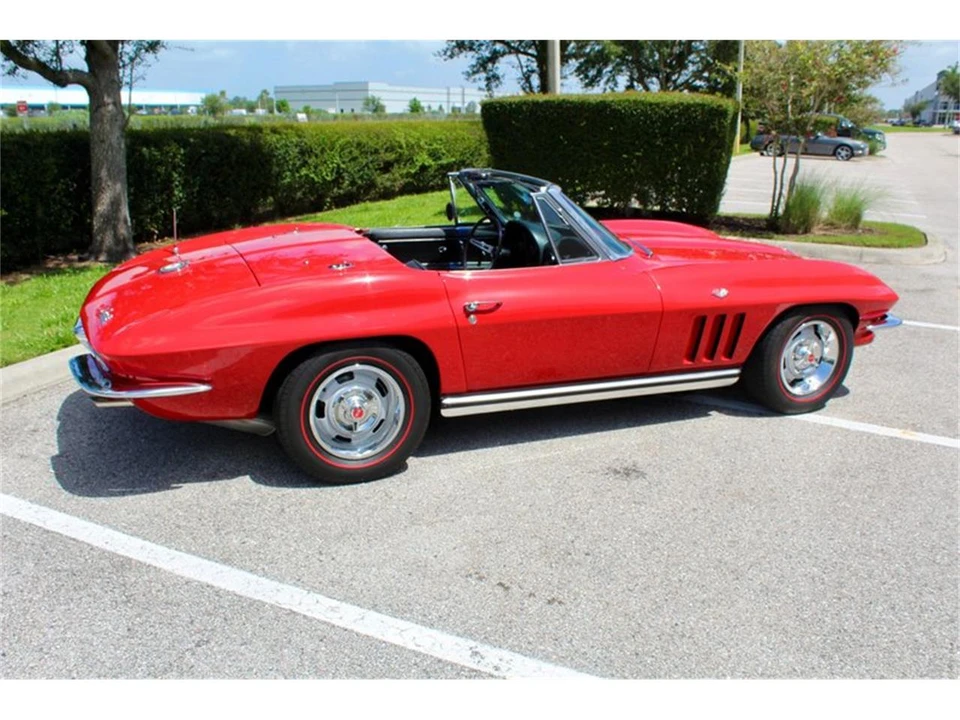 1965 Chevrolet Corvette C2 - Image 17 of 31