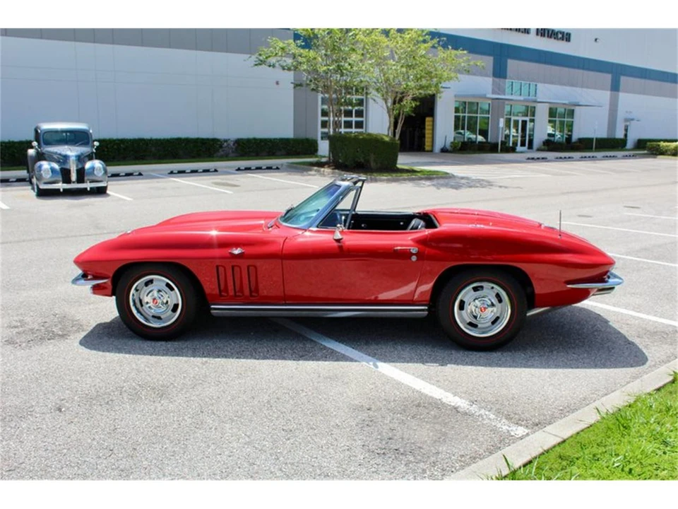 1965 Chevrolet Corvette C2 - Image 25 of 31