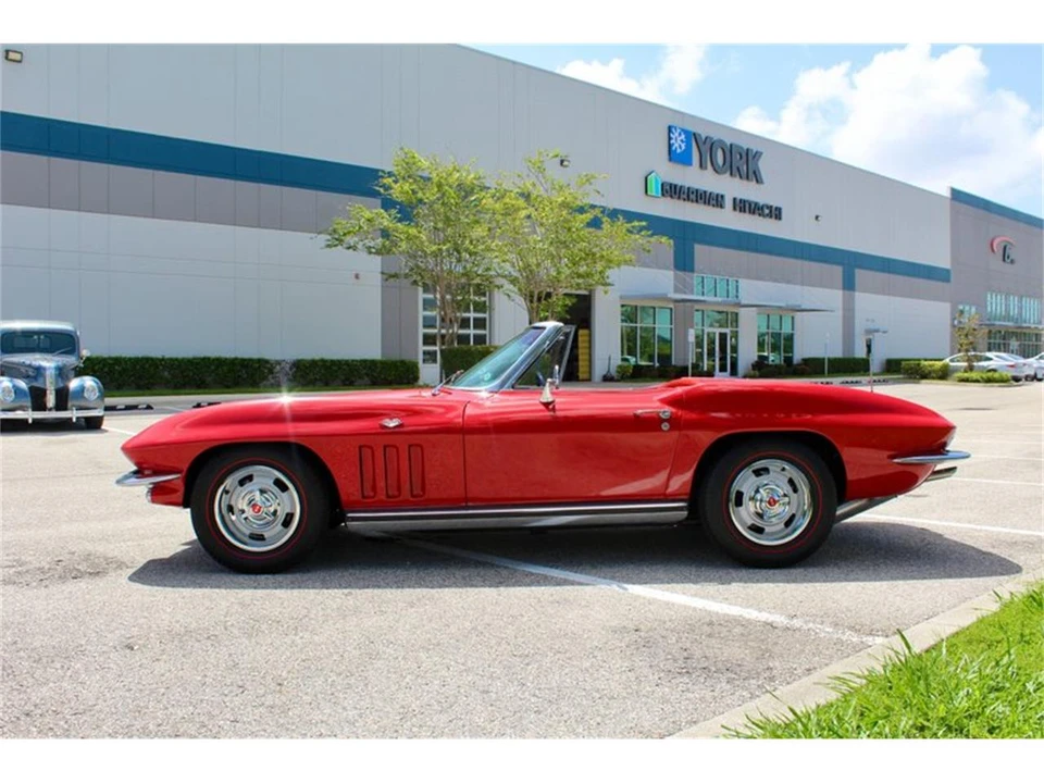 1965 Chevrolet Corvette C2 - Image 8 of 31