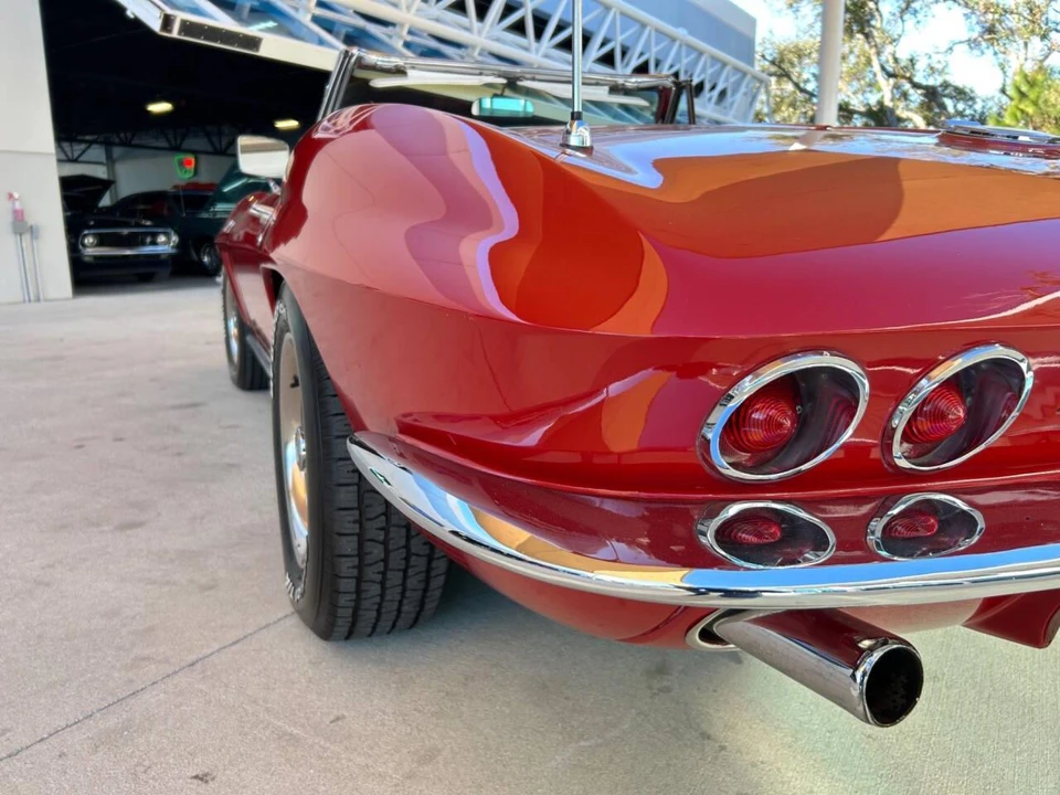 1965 Chevrolet Corvette C2 - Image 15 of 31
