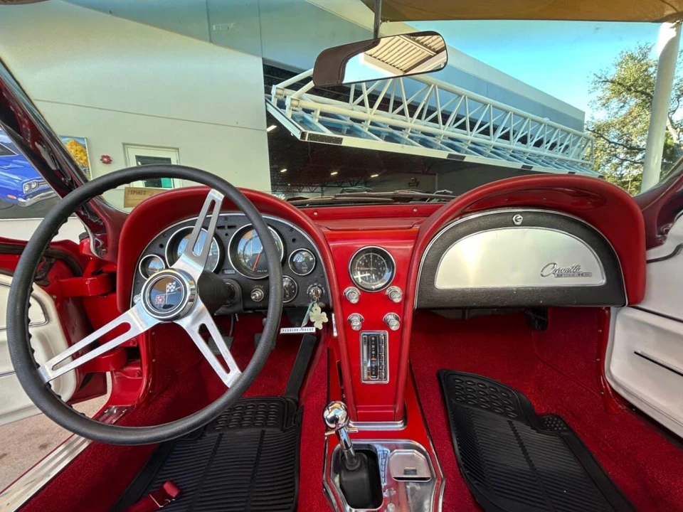 1965 Chevrolet Corvette C2 - Image 25 of 31