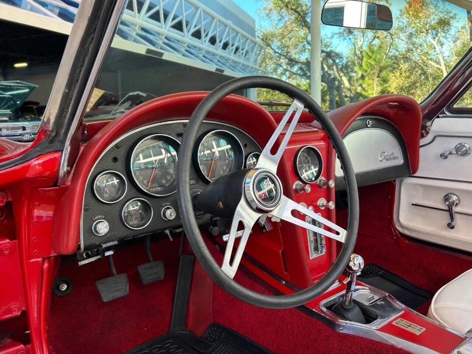 1965 Chevrolet Corvette C2 - Image 23 of 31