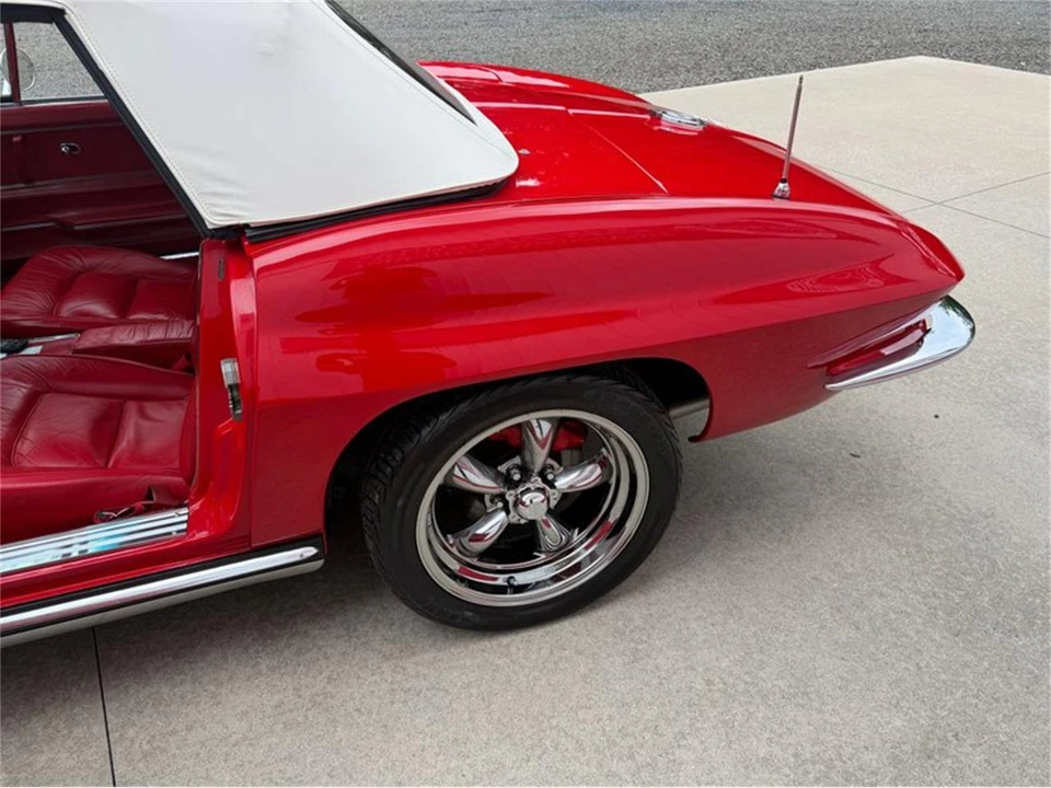 1965 Chevrolet Corvette C2 - Image 17 of 31