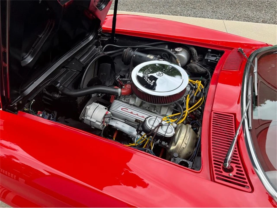 1965 Chevrolet Corvette C2 - Image 18 of 31