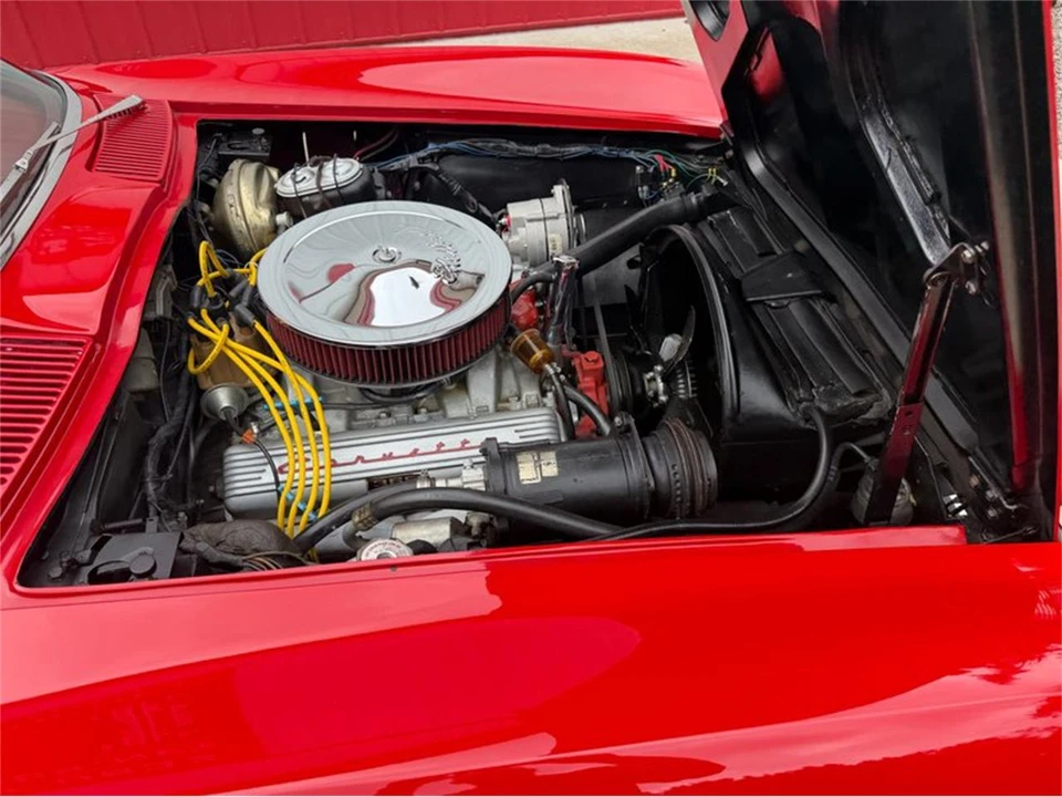 1965 Chevrolet Corvette C2 - Image 25 of 31