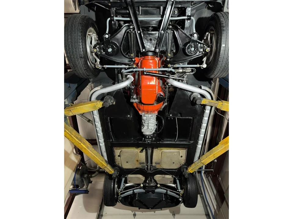 1965 Chevrolet Corvette C2 - Image 23 of 25