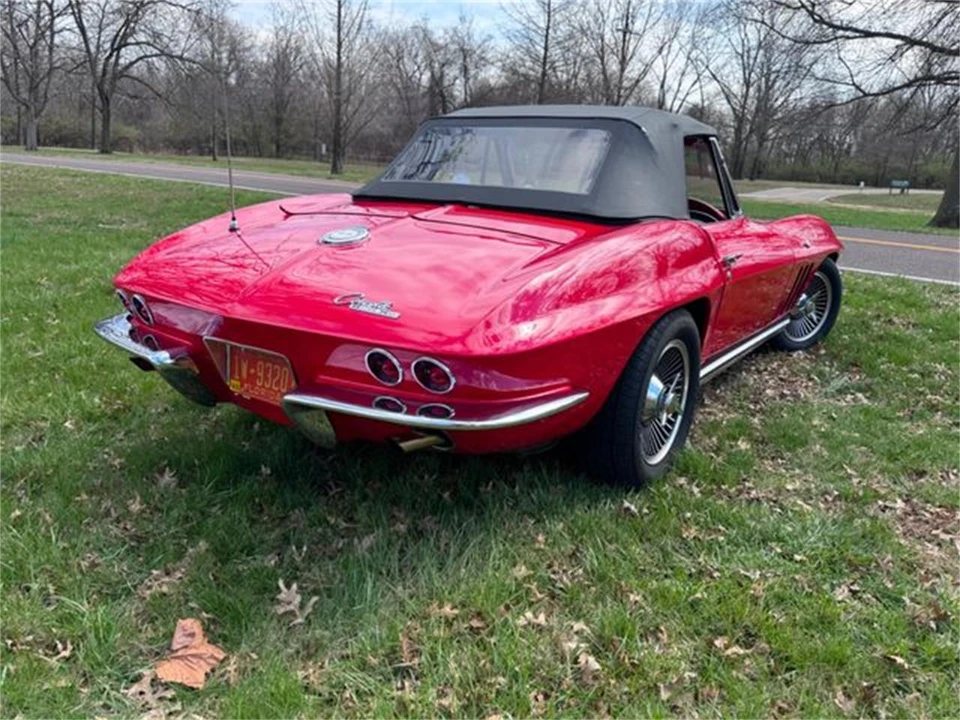 1965 Chevrolet Corvette C2 - Image 15 of 31