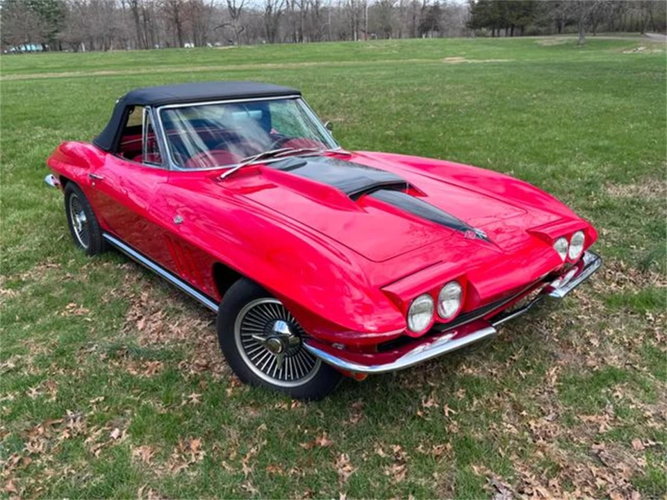 1965 Chevrolet Corvette C2 - Image 11 of 31