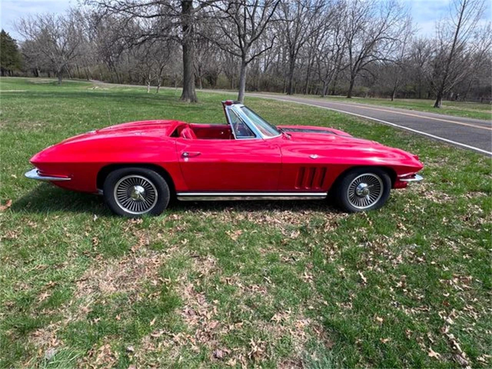 1965 Chevrolet Corvette C2 - Image 4 of 31