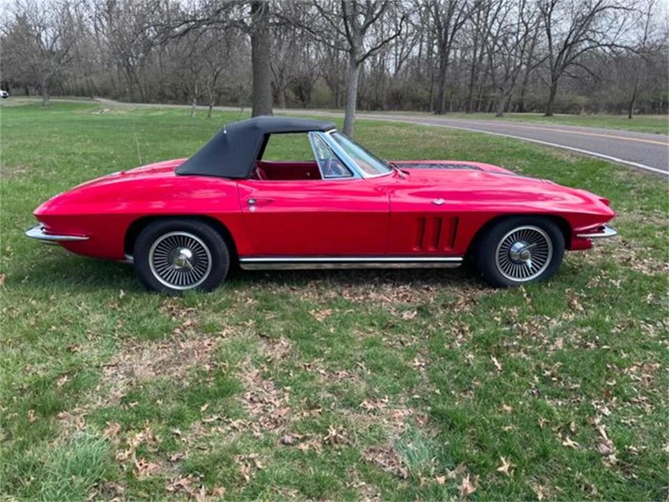 1965 Chevrolet Corvette C2 - Image 13 of 31