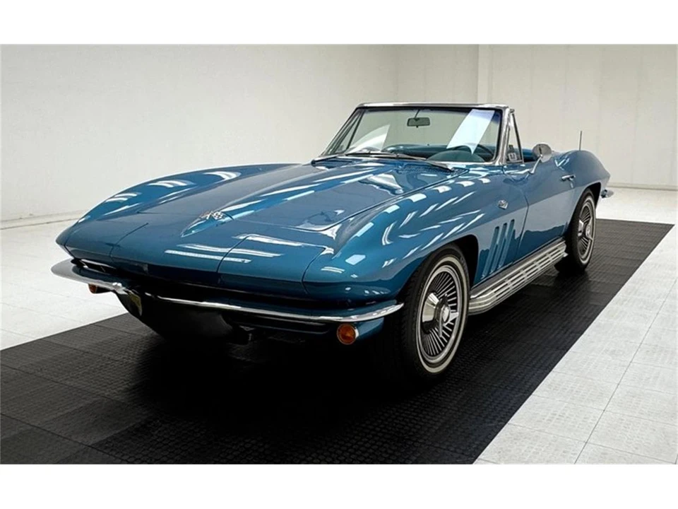 1965 Chevrolet Corvette C2 - Image 3 of 31