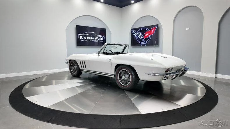 1965 Chevrolet Corvette C2 - Image 10 of 21