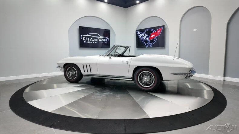 1965 Chevrolet Corvette C2 - Image 9 of 21