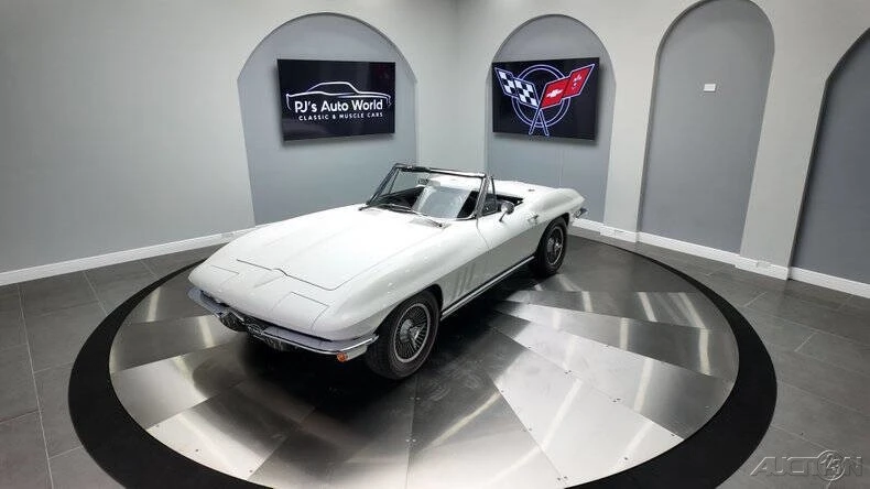 1965 Chevrolet Corvette C2 - Image 19 of 21