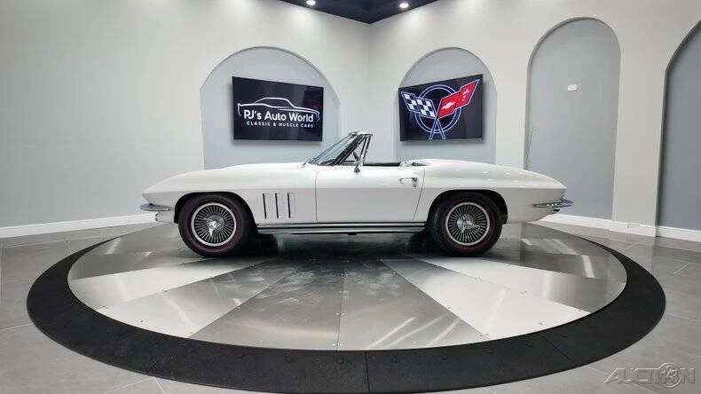 1965 Chevrolet Corvette C2 - Image 15 of 21
