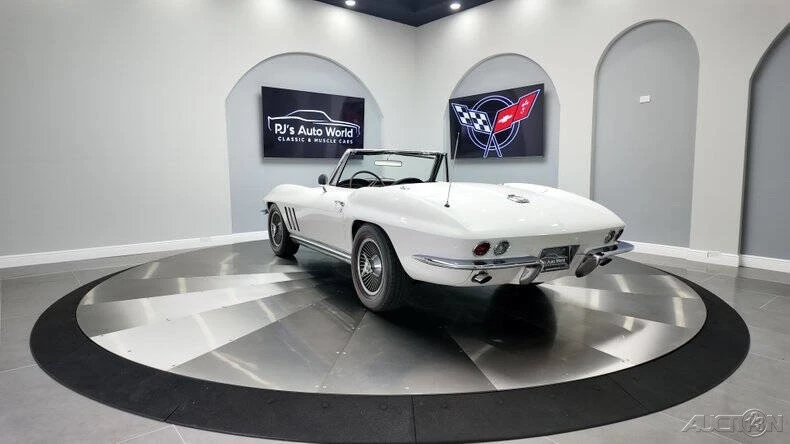 1965 Chevrolet Corvette C2 - Image 16 of 21
