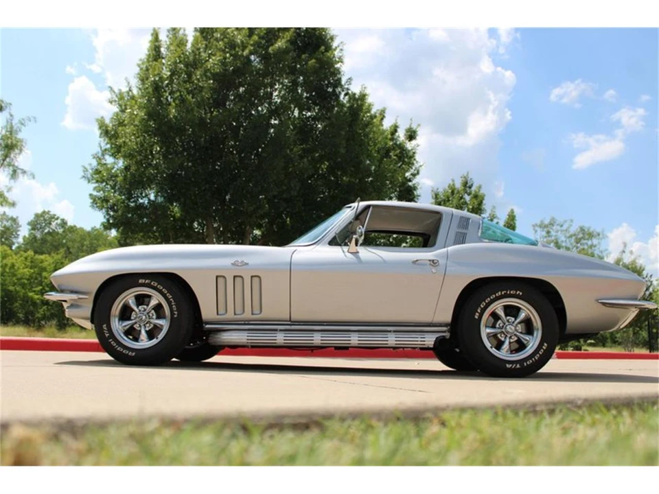 1965 Chevrolet Corvette C2 - Image 7 of 31