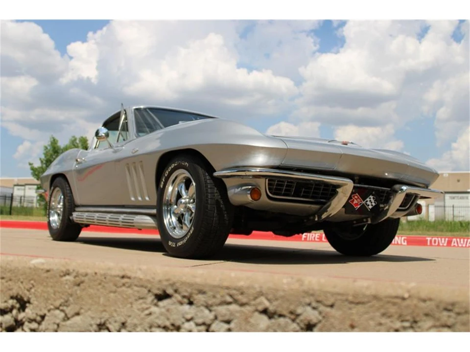 1965 Chevrolet Corvette C2 - Image 22 of 31