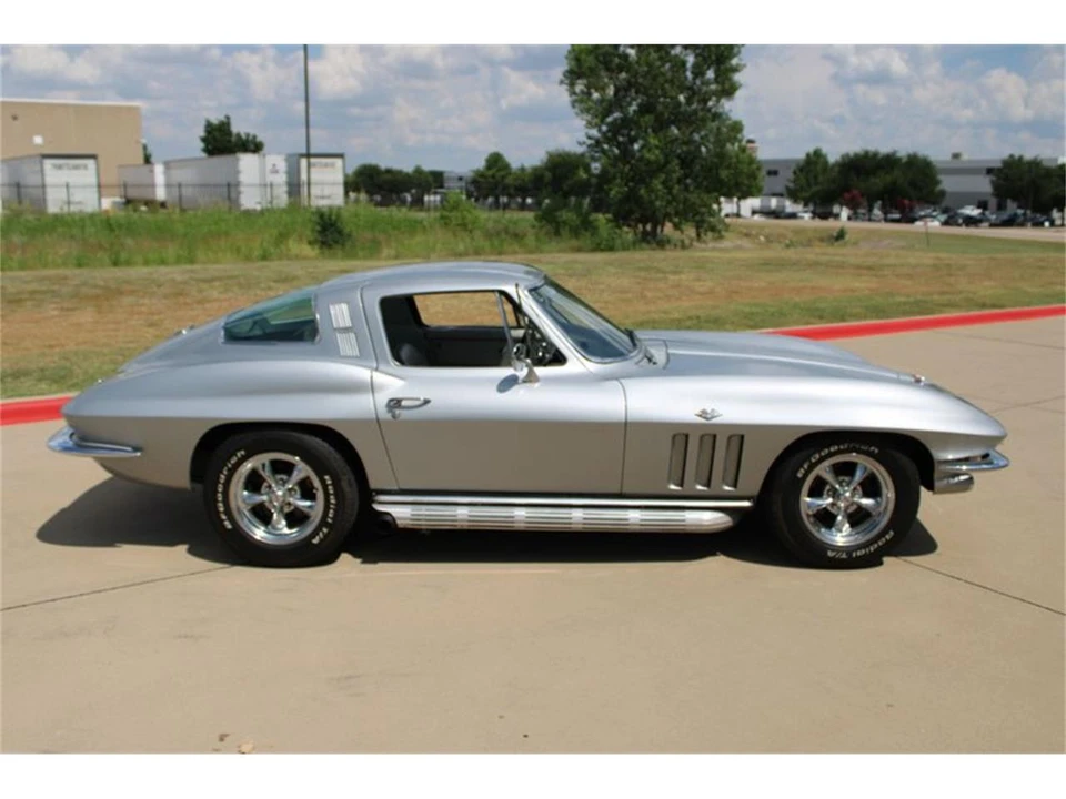 1965 Chevrolet Corvette C2 - Image 17 of 31