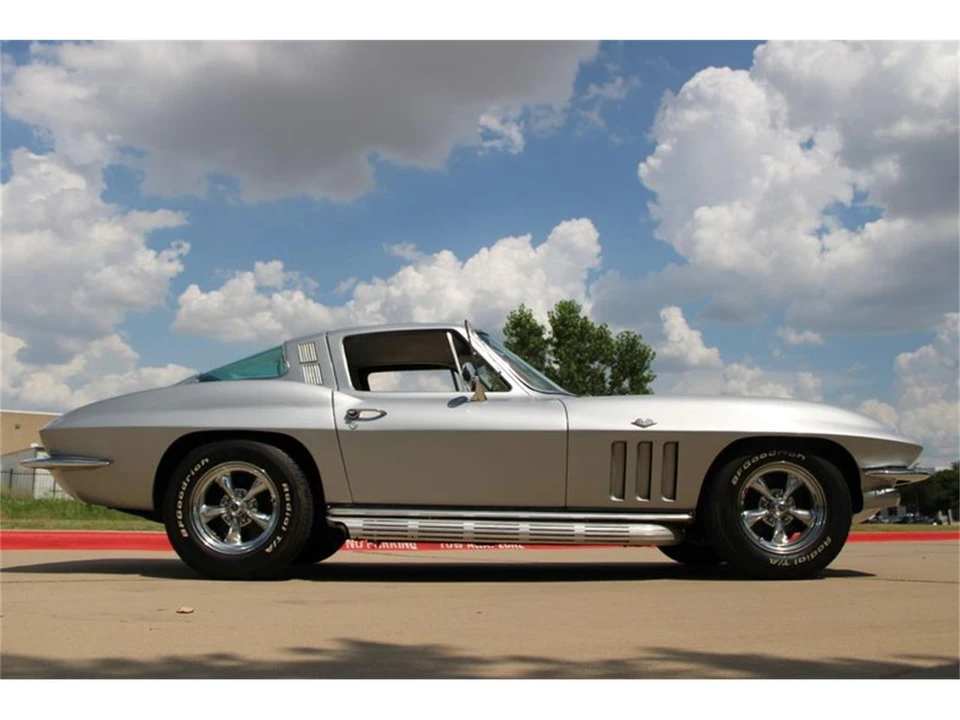 1965 Chevrolet Corvette C2 - Image 19 of 31