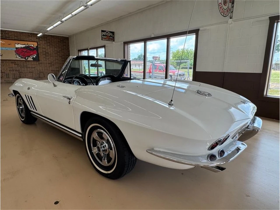 1965 Chevrolet Corvette C2 - Image 6 of 18