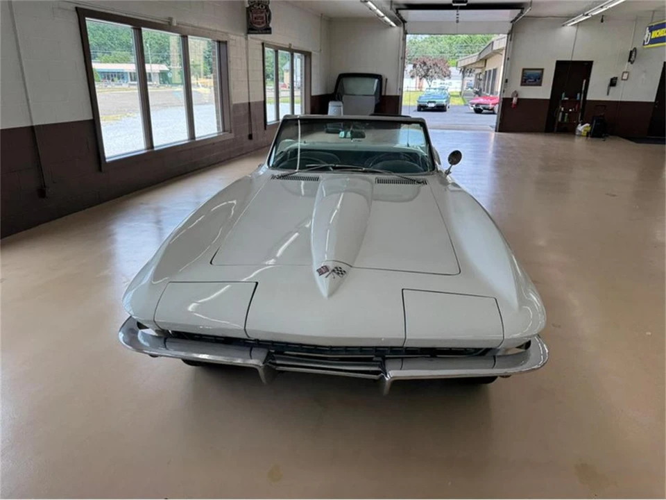 1965 Chevrolet Corvette C2 - Image 2 of 18