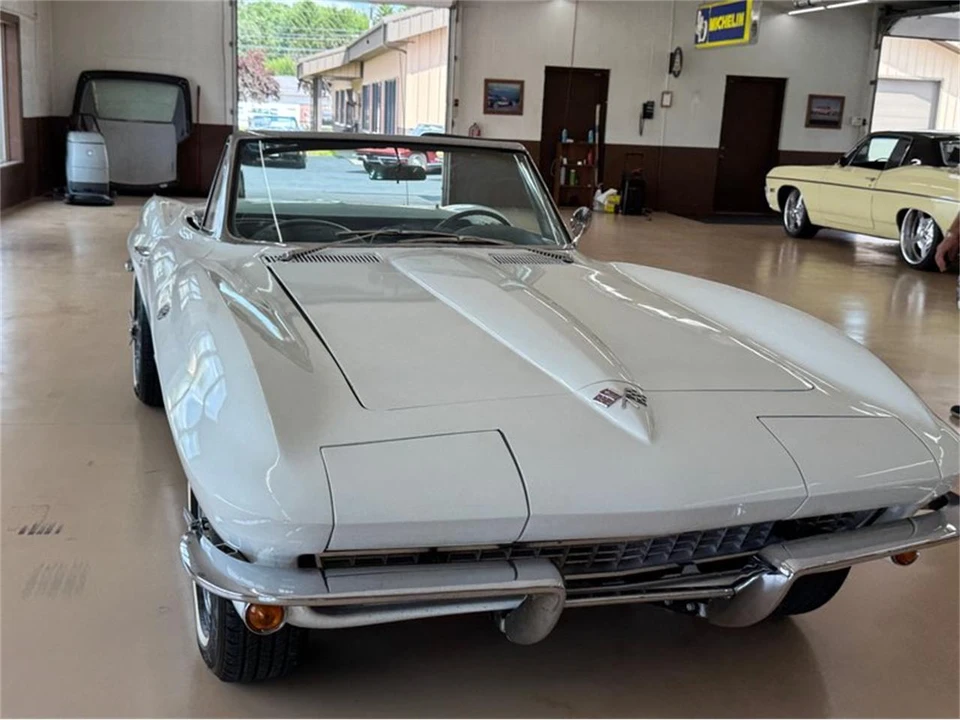 1965 Chevrolet Corvette C2 - Image 3 of 18