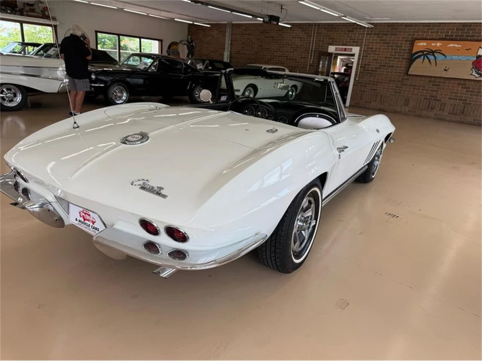 1965 Chevrolet Corvette C2 - Image 4 of 18