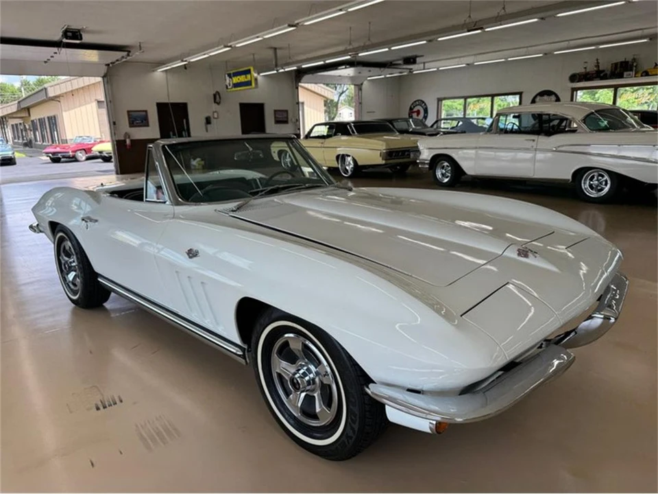 1965 Chevrolet Corvette C2 - Image 18 of 18