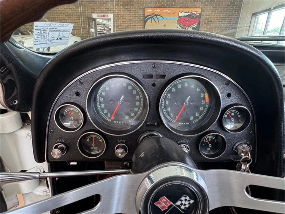 1965 Chevrolet Corvette C2 - Image 15 of 18