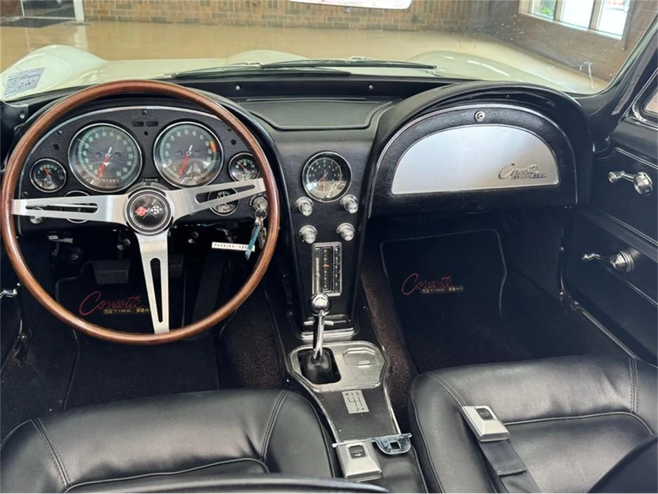 1965 Chevrolet Corvette C2 - Image 14 of 18